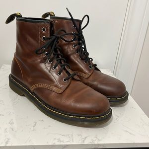 Men’s Dr. Marten combat boots brown